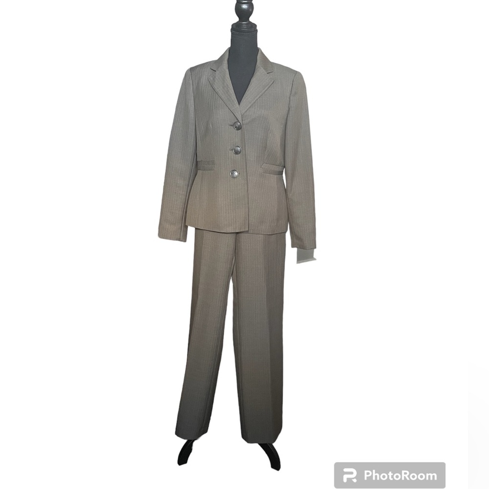 Evan Picone 2- piece suit